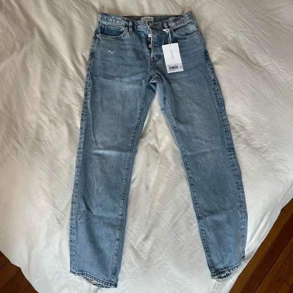 Frame Le Slouche Jean in Legacy Size 26